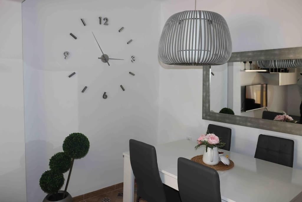 Precioso Apartamento Con Vistas Al Mar. Piscina. Валенсия Екстериор снимка